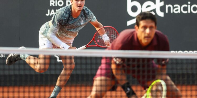 Tenistas brasileiros garantem vaga na semifinal do Rio Open