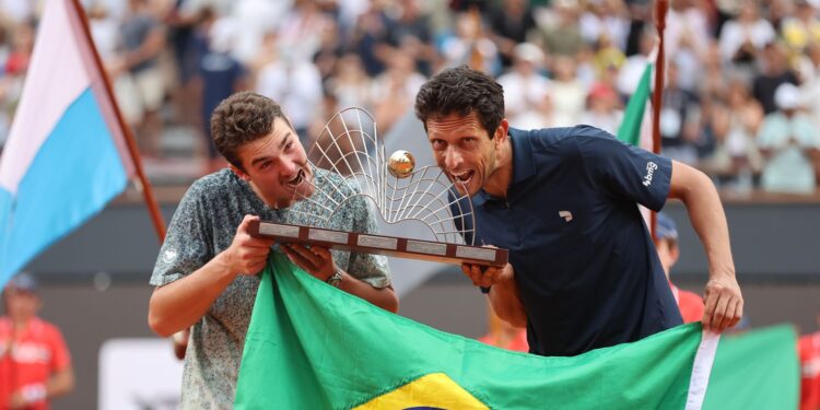 Fonseca e Melo conquistam título de duplas no Rio Open