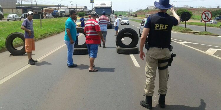 PRF reforça blitze contra motoristas embriagados no Carnaval