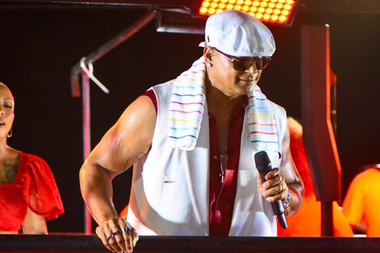 Campo Grande recebe abertura do Carnaval com grandes nomes do samba e arrastão com Xanddy Harmonia