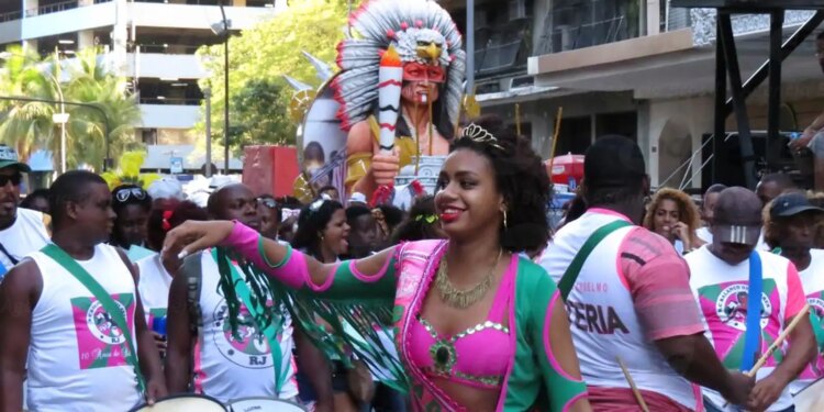 Rio expande área de desfiles de escolas de samba