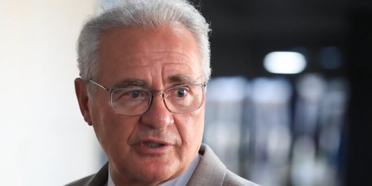 Senadores solicitam acesso a inquérito do Master a ministro Fachin