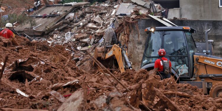 Chuvas deixam 30 mortos em Minas Gerais