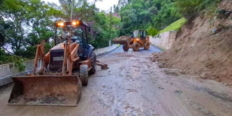 Ubatuba em emergência após forte chuva