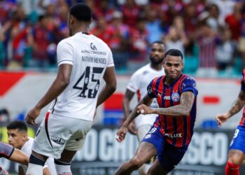 Bahia vence o Vitória de virada, conquista o 52º título baiano e amplia vantagem histórica sobre o rival