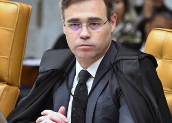 Tornozeleira para deputada cearense determinada pelo INSS