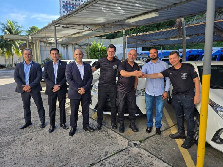 Capitão Alden entrega novas viaturas e equipamentos para o DPT