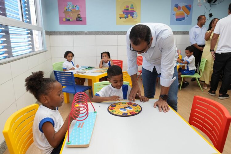 Prefeitura de Salvador inicia ano letivo com entrega de escola no Lobato com capacidade para 800 alunos