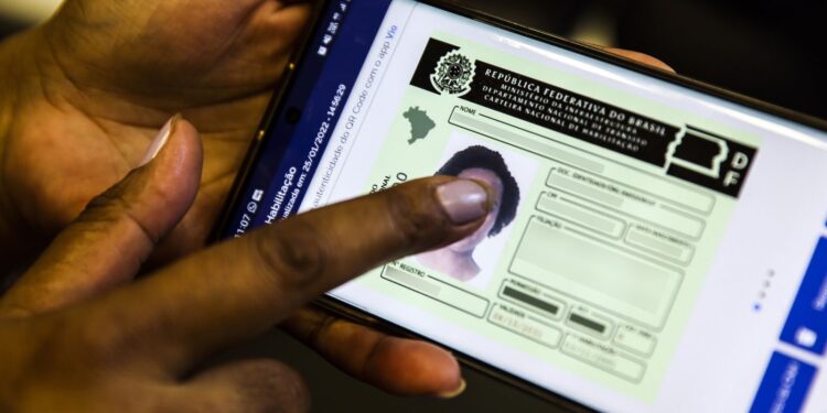 Novas regras de trânsito geram alerta sobre riscos