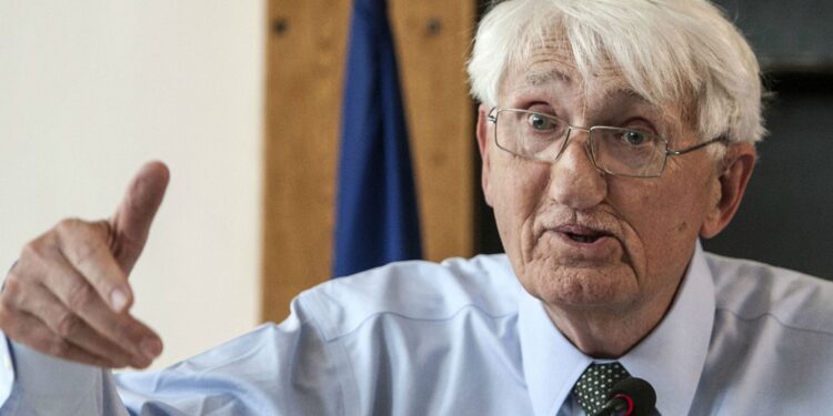 Jürgen Habermas, importante filósofo alemão, morre aos 96 anos