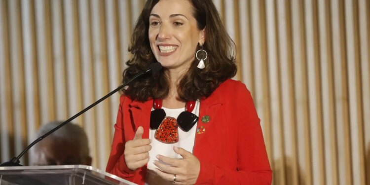 Fernanda Machiavelli assume Desenvolvimento Agrário