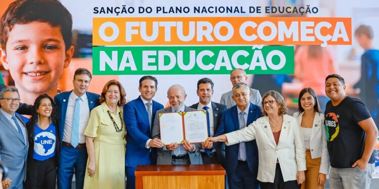 Plano Nacional destina 10% do PIB à educação e estabelece novas metas ambiciosas