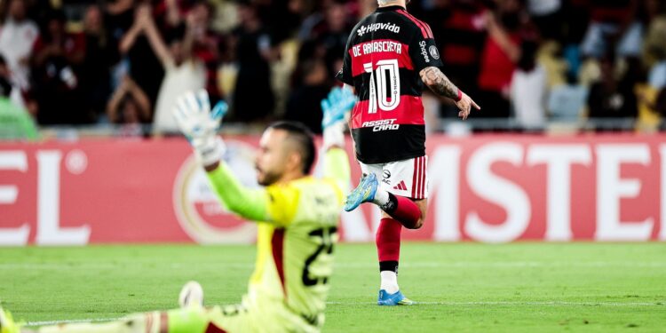 Flamengo destrói Independiente Medellín e avança na Libertadores com vitória por 4 a 1