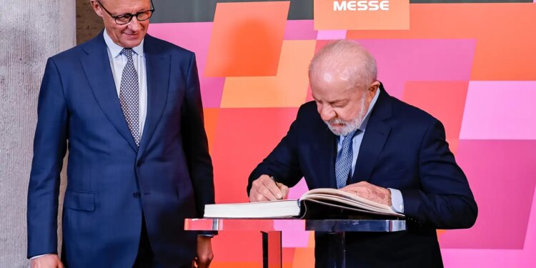 Lula destaca parceria com a Europa para acelerar a descarbonização na Alemanha