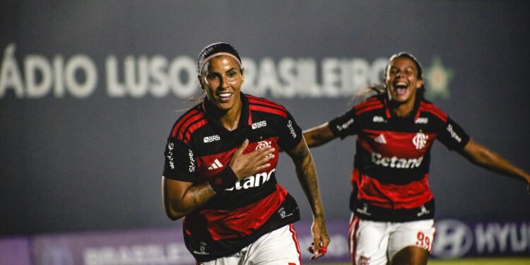 Flamengo vence o Vitória e se aproxima da liderança do Brasileirão Feminino