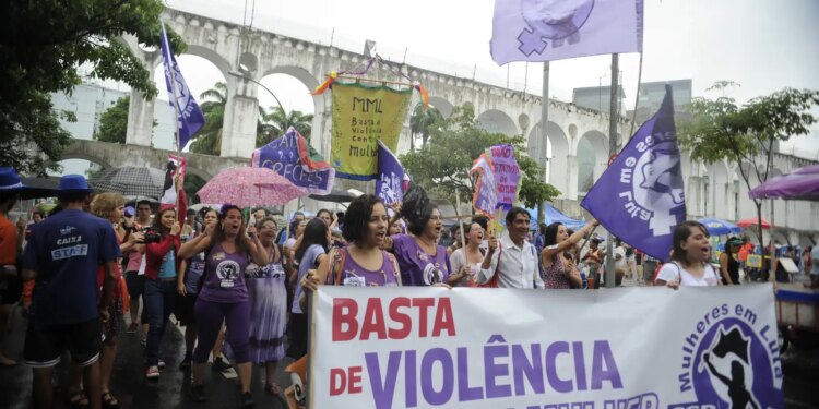 Violência sexual eleva risco de doenças cardiovasculares em mulheres, apontam estudos.