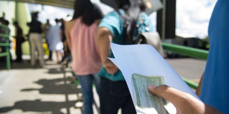 UNICEF incentiva adolescentes de 16 e 17 anos a obterem título de eleitor.