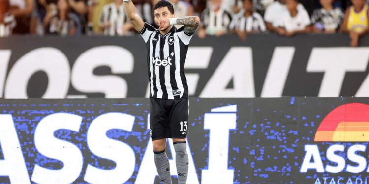 Botafogo abre 5ª fase da Copa do Brasil com vitória sobre a Chapecoense.
