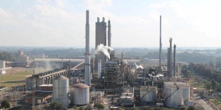Petrobras anuncia retomada de obras da unidade de fertilizantes no Mato Grosso.