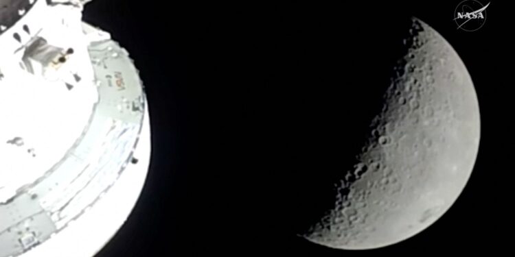 Artemis 2 estabelece novo recorde de distância ao se aproximar da Lua】