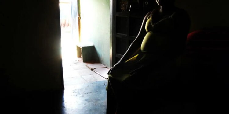 Pré-natal integral é significativamente menor entre indígenas e mulheres com baixa escolaridade