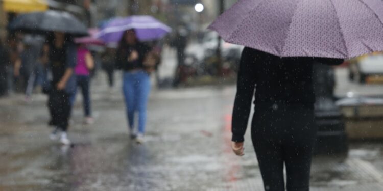 Chuva forte deixa cerca de 700 famílias de Sorocaba sem luz e abastecimento】