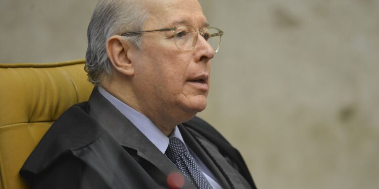 Celso de Mello critica grave equívoco institucional do Senado.