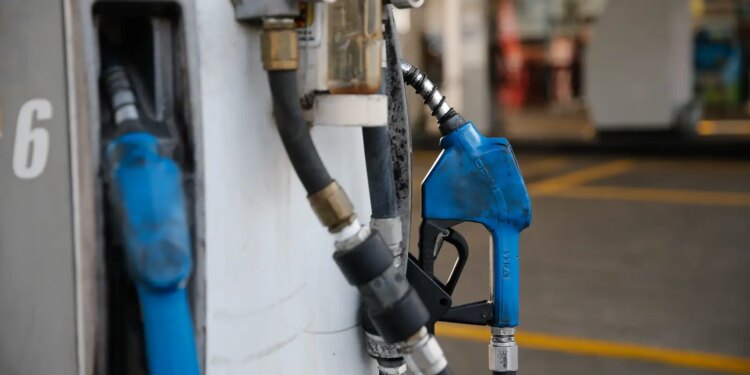 ANP anuncia primeira redução do preço do diesel desde o início da guerra no Oriente Médio.