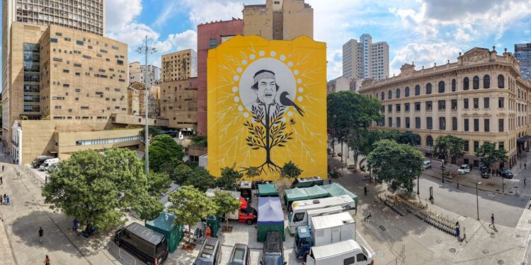Ailton Krenak recebe mural em prédio icônico de São Paulo como homenagem