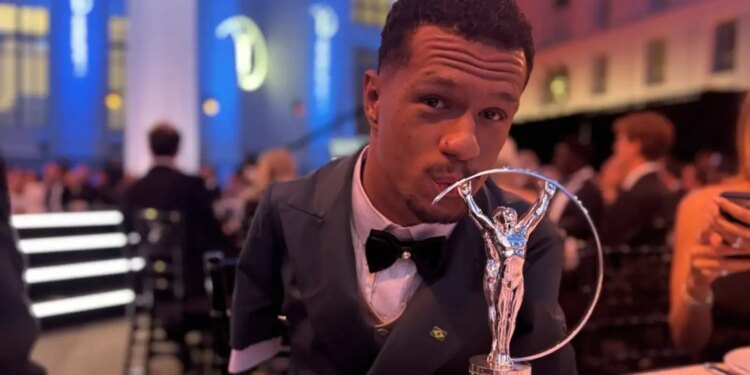 Gabriel Araújo vence Laureus e se destaca como novo ícone do esporte mundial