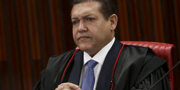 Nunes Marques assume presidência do TSE em 12 de maio
