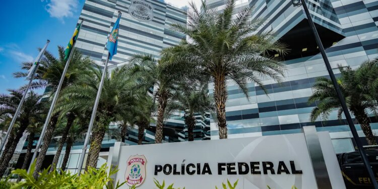 Governo autoriza nomeação de mil aprovados no concurso da Polícia Federal.