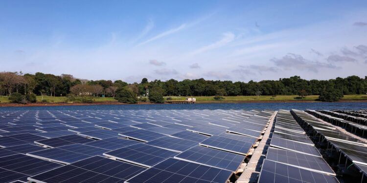 Energia solar pode duplicar a capacidade de geração da usina de Itaipu.