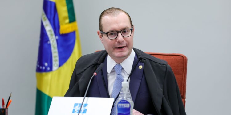 Zanin decide que STF julgará caso de venda de sentenças no STJ.