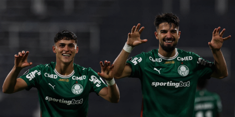 Palmeiras abre vantagem no grupo ao derrotar o Sporting Cristal na Libertadores.