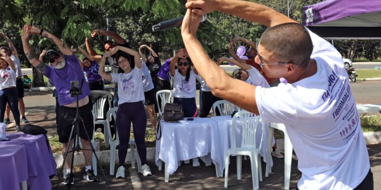 Mobilização exige tratamento e garantia de direitos para pacientes com fibromialgia