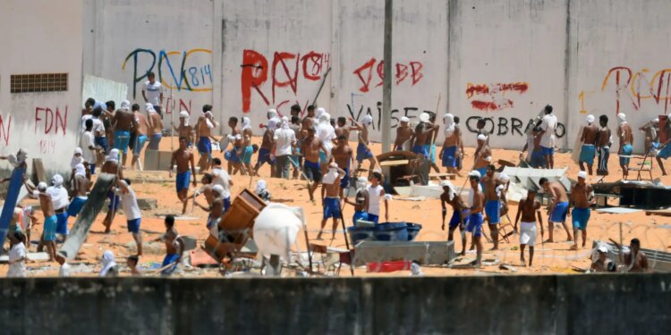 Brasil no Mundo debate consequências da decisão americana sobre facções criminosas.