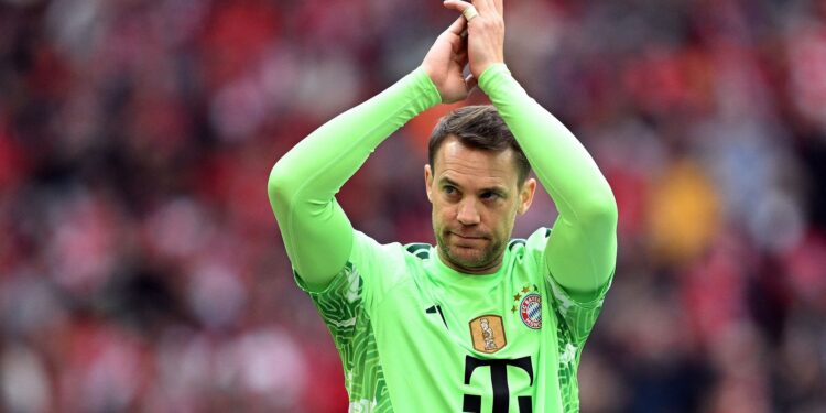 Neuer reforça seleção alemã e tem vaga garantida para a Copa do Mundo.