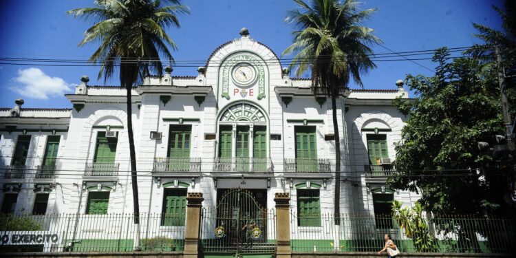 IPHAN suspende temporariamente o DOI-Codi no Rio de Janeiro.