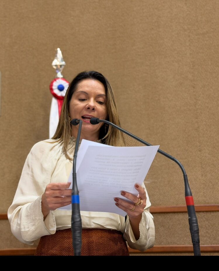 Enquanto houver baianos sem acesso a um defensor público, a luta por justiça social continua”, diz Bethânia Ferreira na ALBA