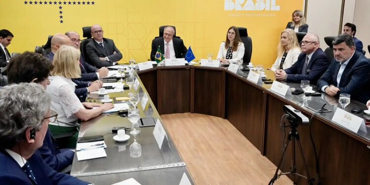 Delegação europeia aposta na aprovação final do acordo com o Mercosul.