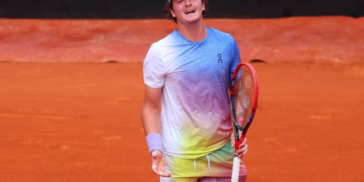 João Fonseca é eliminado na estreia do Masters 1000 de Roma.