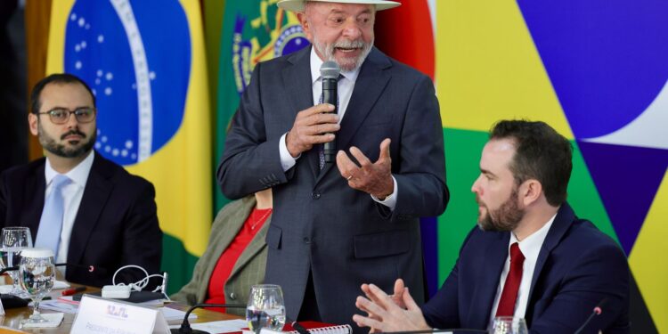 Lula anuncia programa “Desenrola Brasil” para aliviar pressão sobre os brasileiros .