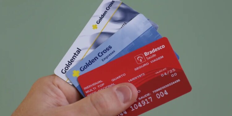 Planos de saúde coletivos registram reajuste médio de 9,9% segundo a ANS