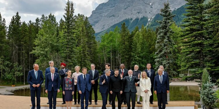 Lula pressiona G7 por apoio ao desenvolvimento e nova governança mundial