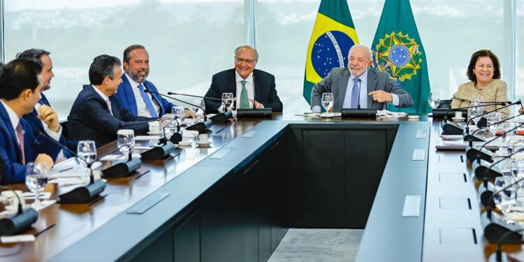 Governo anuncia elevação do teor de etanol na gasolina de 30% para até 32%