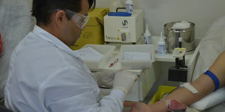 Doença Falciforme Exibe Sintomas Além da Anemia; Entenda os Avisos de Saúde.
