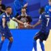 França de Mbappé abre placar contra Iraque após intervalo e chuva.