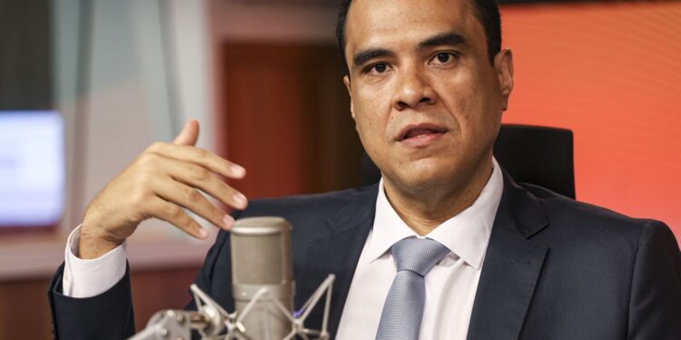 MTur cria linha de crédito especial para microempreendedoras vítimas de violência.