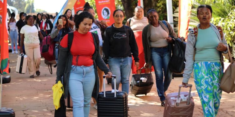 Mulheres quilombolas do DF exigem proteção e justiça climática contra ameaças ambientais.